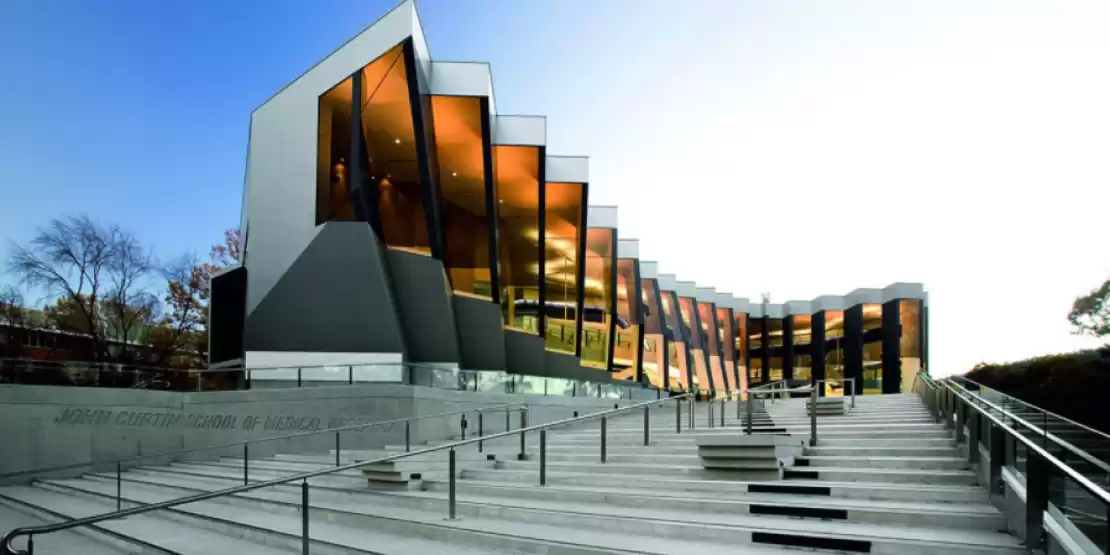 Universidad Nacional de Australia