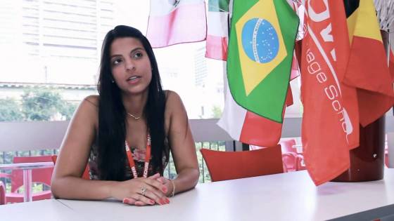 Testimonianza dello studente - Andrea Rodrigues dal Brasile [Versione inglese]