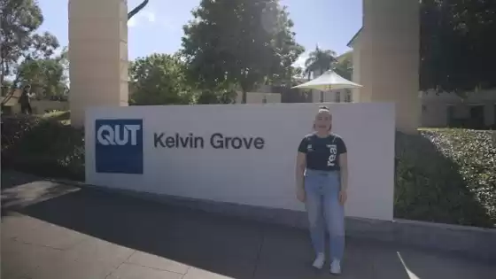 Recorra el campus de QUT Kelvin Grove con un estudiante embajador