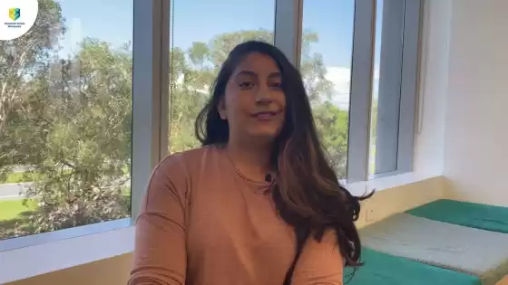 A estudante internacional Michelle Lopez fala sobre sua experiência de estudo