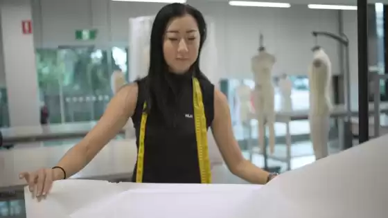 지속 가능하고 혁신적이며 세상을 형성하는 패션 | 패션 | RMIT 대학
