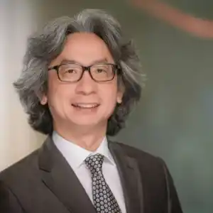 دانشگاه Swinburne از پروفسور تین کیو ، متخصص کوانتومی در شورای خود استقبال می کند